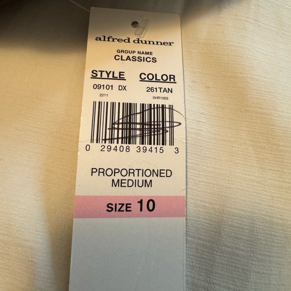 NWT Alfred Dunner Classic Straight Pull On Tan Trousers Flat Front Relaxed 10 - Picture 2 of 9